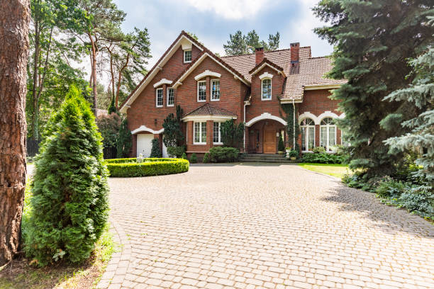 Best Driveway Paving Contractor  in St Francis, WI