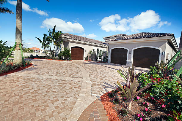  St Francis, WI Driveway Pavers Pros